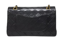 Load image into Gallery viewer, CHANEL シャネル マトラッセ25 Wフラップ Wチェーンショルダーバッグ 0番台 ココマーク ラムスキン ゴールド金具 美品 中古 4b009860