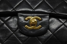 Load image into Gallery viewer, CHANEL シャネル マトラッセ25 Wフラップ Wチェーンショルダーバッグ 0番台 ココマーク ラムスキン ゴールド金具 美品 中古 4b009860