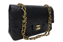 Load image into Gallery viewer, CHANEL シャネル マトラッセ25 Wフラップ Wチェーンショルダーバッグ 1番台 ラムスキン ココマーク ブラック ゴールド金具 美品 中古 4b009881