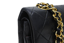 Load image into Gallery viewer, CHANEL シャネル マトラッセ25 Wフラップ Wチェーンショルダーバッグ 1番台 ラムスキン ココマーク ブラック ゴールド金具 美品 中古 4b009881