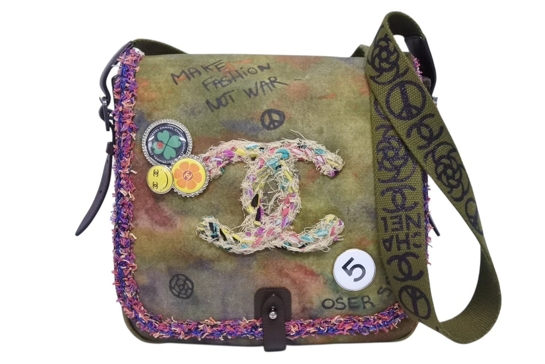 極美品 CHANEL シャネル エンブロイダリー グラフィティ ショルダーバッグ A92789 ココマーク 20番台 カーキ 中古 4b009907