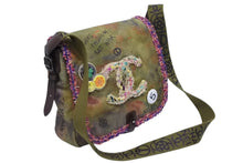 画像をギャラリービューアに読み込む, 極美品 CHANEL シャネル エンブロイダリー グラフィティ ショルダーバッグ A92789 ココマーク 20番台 カーキ 中古 4b009907