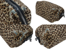 Load image into Gallery viewer, CHRME HEARTS クロムハーツ アクセサリー コスメ ポーチ レオパード柄 ハラコ レザー 良品 中古 4b009936