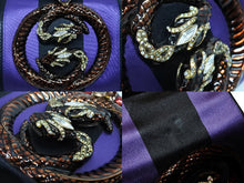Load image into Gallery viewer, 極美品 GUCCI グッチ ワンショルダーバッグ 129457 04AW トムフォード期 レザー サテン ブラック パープル スネーク ゴールド金具 中古 4b009972