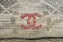 Load image into Gallery viewer, 極美品 名作 CHANEL シャネル アクト2 マトラッセ チェーンショルダーバッグ キャンバス グレー 19番台 ペンキ 中古 4b009973