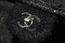 Load image into Gallery viewer, 新品同様 CHANEL シャネル マトラッセ25 Sフラップ Wチェーンショルダーバッグ 25番台 ココマーク パッチワーク ステッチ ブラック 中古 4b009976