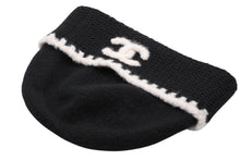 Load image into Gallery viewer, 新品同様 CHANEL シャネル ニットキャップ ビーニー AA9203 ココマーク カシミヤ シルク ブラック アイボリー 中古 4b009985
