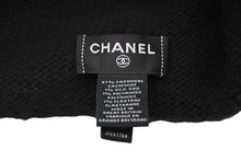 Load image into Gallery viewer, 新品同様 CHANEL シャネル ニットキャップ ビーニー AA9203 ココマーク カシミヤ シルク ブラック アイボリー 中古 4b009985
