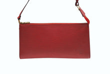 Load image into Gallery viewer, LOUIS VUITTON ルイヴィトン ポシェット アクセソワール アクセサリーポーチ エピレザー M5294E レッド ゴールド金具 美品 中古 4b008101