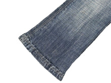 Load image into Gallery viewer, 極美品 ANTIK DENIM アンティックデニム ターコイズ装飾 刺繍 フレアデニム USA製 コットン ブルー サイズ28 中古 4b006217