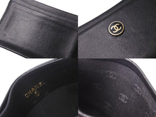 Load image into Gallery viewer, CHANEL シャネル カードケース ココマーク ココボタンライン 8番台 カーフスキン ブラック ゴールド金具 美品 中古 4c-066979