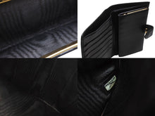 Load image into Gallery viewer, CHANEL シャネル 二つ折り長財布 ロングウォレット 8番台 ココマーク キャビアスキン ブラック フランス製 ゴールド金具 美品 中古 4c068516