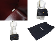 Load image into Gallery viewer, CHANEL シャネル デカマトラッセ チェーンショルダーバッグ シングルフラップ 2番台 ブラック ゴールド金具 美品 中古 4b000173