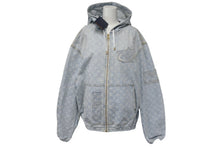 Load image into Gallery viewer, 新品同様 LOUIS VUITTON ルイヴィトン 21AW NBA モノグラム ジップスルーフーディデニムジャケット ブルー サイズ50 中古 4c074602
