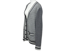 Load image into Gallery viewer, 極美品 CHANEL シャネル カーディガン P46773K05936 サイズ38 ココマークボタン ウール カシミヤ グレー 中古 4c066320