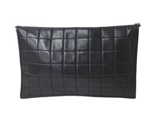Load image into Gallery viewer, CHANEL シャネル チョコバー チェーンショルダーバッグ 7番台 ラムスキン ココマーク ブラック ゴールド金具 美品 中古 4c066543