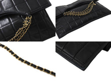 Load image into Gallery viewer, CHANEL シャネル チョコバー チェーンショルダーバッグ 7番台 ラムスキン ココマーク ブラック ゴールド金具 美品 中古 4c066543