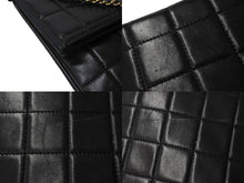 Load image into Gallery viewer, CHANEL シャネル チョコバー チェーンショルダーバッグ 7番台 ラムスキン ココマーク ブラック ゴールド金具 美品 中古 4c066543