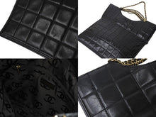 Load image into Gallery viewer, CHANEL シャネル チョコバー チェーンショルダーバッグ 7番台 ラムスキン ココマーク ブラック ゴールド金具 美品 中古 4c066543