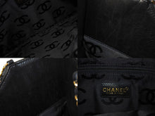 Load image into Gallery viewer, CHANEL シャネル チョコバー チェーンショルダーバッグ 7番台 ラムスキン ココマーク ブラック ゴールド金具 美品 中古 4c066543