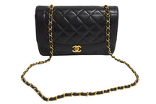 Load image into Gallery viewer, CHANEL シャネル マトラッセ25 ダイアナ ショルダーバッグ A01165 レザー ラムスキン 3番台 ゴールド金具 ブラック 美品 中古 4c066613cc