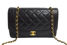 Load image into Gallery viewer, CHANEL シャネル マトラッセ25 ダイアナ ショルダーバッグ A01165 レザー ラムスキン 3番台 ゴールド金具 ブラック 美品 中古 4c066613cc