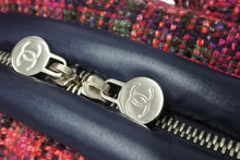 Load image into Gallery viewer, 極美品 CHANEL シャネル ドゥドーヌ リュック バックパック A91933 ココマーク ネイビー ピンク ナイロン ツイード 中古 4c066996