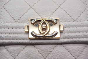 CHANEL シャネル ボーイシャネル 三つ折り財布 ココマーク 31番台 キャビアスキン ホワイト ゴールド金具 良品 中古 4c067016