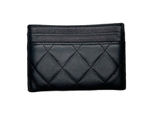 Load image into Gallery viewer, CHANEL シャネル カードケース 28番台 ココマーク キルティング ラムスキン ブラック ゴールド イタリア製 美品 中古 4c067024