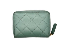 Load image into Gallery viewer, CHANEL シャネル マトラッセ コインケース 財布 ココマーク 31番台 キャビアスキン エメラルドグリーン ゴールド金具 美品 中古 4c067025