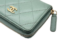 Load image into Gallery viewer, CHANEL シャネル マトラッセ コインケース 財布 ココマーク 31番台 キャビアスキン エメラルドグリーン ゴールド金具 美品 中古 4c067025