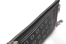 Load image into Gallery viewer, LOUIS VUITTON ルイヴィトン iPadケース M64449 タブレットケース フラグメント コラボ 藤原ヒロシ PVC レザー 美品 中古 4c067030