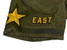 Load image into Gallery viewer, 極美品 JUST DON × READYMADE ジャストドン レディメイド バスケット ショートパンツ 激レア カーキ ゴールド コットン M 中古 4c067068