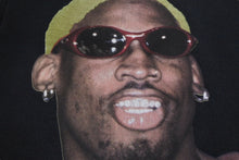 Load image into Gallery viewer, VINTAGE ヴィンテージ デニス ロッドマン スウェット サイズL 90s ブラック プリント バスケ 当時物 美品 中古 4c067100