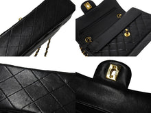 Load image into Gallery viewer, CHANEL シャネル チェーンショルダーバッグ マトラッセ23 Wフラップ ラムスキン 6番台 ブラック ゴールド 美品 中古 4c067104cc
