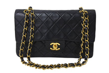 Load image into Gallery viewer, CHANEL シャネル チェーンショルダーバッグ マトラッセ23 Wフラップ ラムスキン 2番台 ブラック ゴールド 美品 中古 4c067105cc