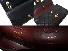 Load image into Gallery viewer, CHANEL シャネル チェーンショルダーバッグ マトラッセ23 Wフラップ ラムスキン 2番台 ブラック ゴールド 美品 中古 4c067105cc