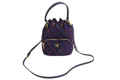 同様に PRADA プラダ ショルダーバッグ 巾着チェック ナイロン トライアングルロゴ CO190 ナイロン レザー ゴールド金具 中古 4c067110 
