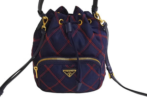 同様に PRADA プラダ ショルダーバッグ 巾着チェック ナイロン トライアングルロゴ CO190 ナイロン レザー ゴールド金具 中古 4c067110 