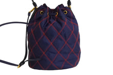 画像をギャラリービューアに読み込む, 同様に PRADA プラダ ショルダーバッグ 巾着チェック ナイロン トライアングルロゴ CO190 ナイロン レザー ゴールド金具 中古 4c067110 