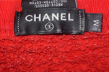 Load image into Gallery viewer, CHANEL × Pharrell Williams シャネル × ファレルウィリアムス クラッシャーハット ココマーク パイル レッド M 美品 中古 4c067123