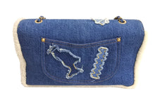 Load image into Gallery viewer, 極美品 CHANEL シャネル チェーンショルダーバッグ エジプトライン 28番台 2019年 デニム ブルー ホワイト ゴールド 中古 4c067123cc