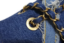 Load image into Gallery viewer, 極美品 CHANEL シャネル チェーンショルダーバッグ エジプトライン 28番台 2019年 デニム ブルー ホワイト ゴールド 中古 4c067123cc