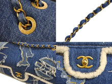 Load image into Gallery viewer, 極美品 CHANEL シャネル チェーンショルダーバッグ エジプトライン 28番台 2019年 デニム ブルー ホワイト ゴールド 中古 4c067123cc