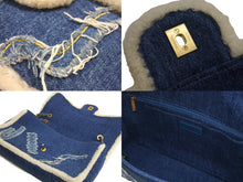 Load image into Gallery viewer, 極美品 CHANEL シャネル チェーンショルダーバッグ エジプトライン 28番台 2019年 デニム ブルー ホワイト ゴールド 中古 4c067123cc