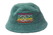 Load image into Gallery viewer, CHANEL × Pharrell Williams シャネル × ファレルウィリアムス クラッシャーハット ココマーク グリーン M 美品 中古 4c067124