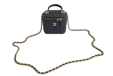 極美品 CHANEL シャネル チェーンミニバニティバッグ AP2198B08645NJ320 ココマーク ランダム番台 ネイビー ラムスキン 中古 4c067128