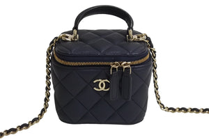 極美品 CHANEL シャネル チェーンミニバニティバッグ AP2198B08645NJ320 ココマーク ランダム番台 ネイビー ラムスキン 中古 4c067128