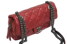 Load image into Gallery viewer, CHANEL シャネル チェーンショルダーバッグ マトラッセ 19番台 2014年 カーフスキン レッド シルバー金具 美品 中古 4c067129cc