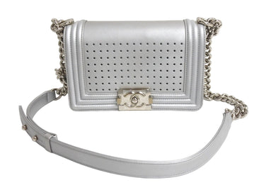 CHANEL シャネル ボーイシャネル チェーンショルダーバッグ 24番台 イタリア製 メタリックカーフレザー シルバー 美品 中古 4c067130